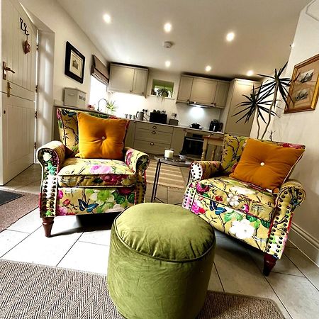 Flower Cottage By Ludlow Castle With Onsite Parking Esterno foto