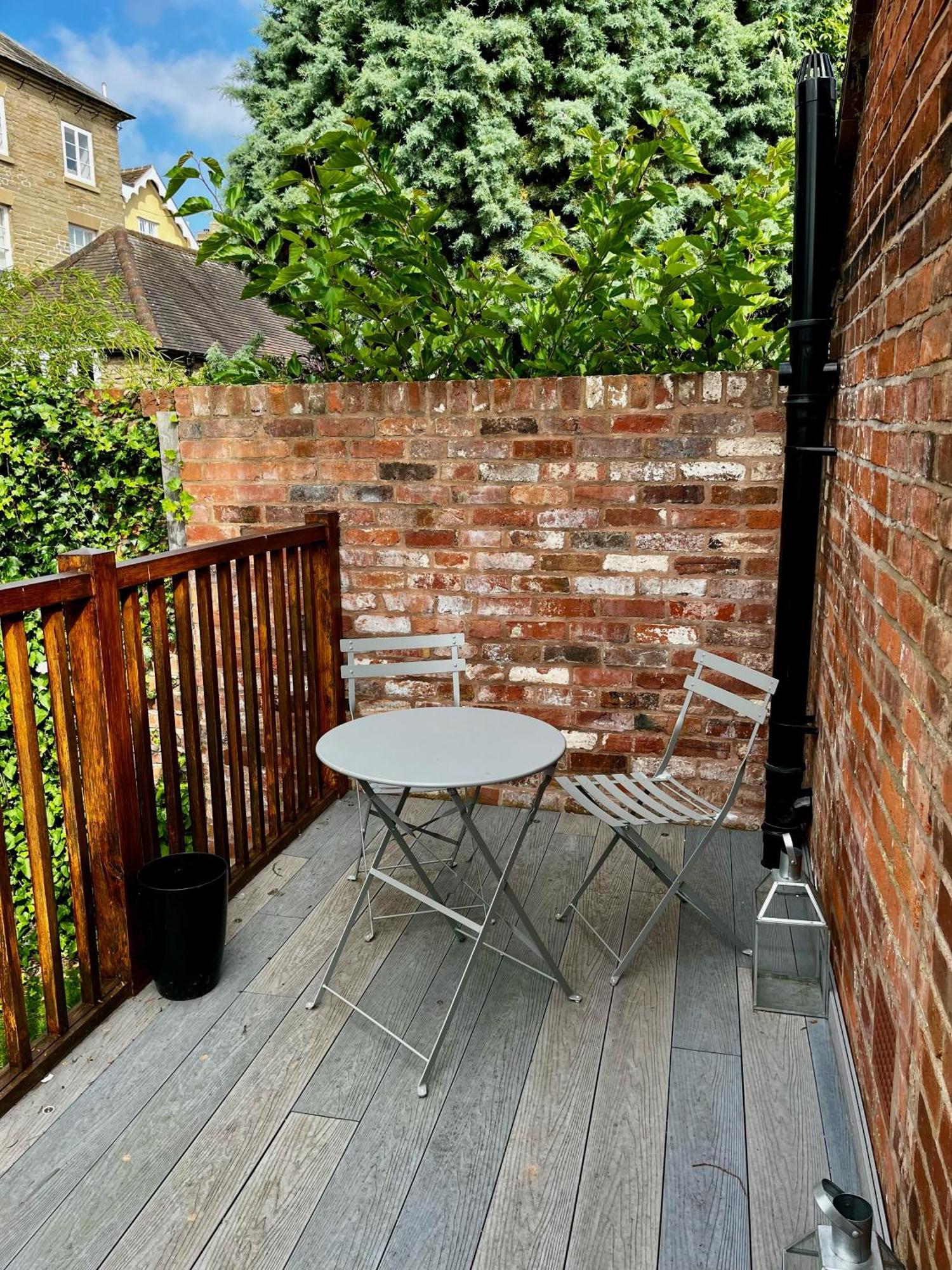 Flower Cottage By Ludlow Castle With Onsite Parking Esterno foto