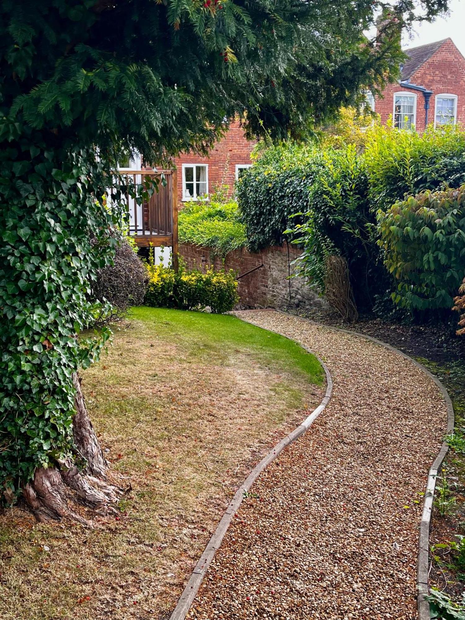 Flower Cottage By Ludlow Castle With Onsite Parking Esterno foto