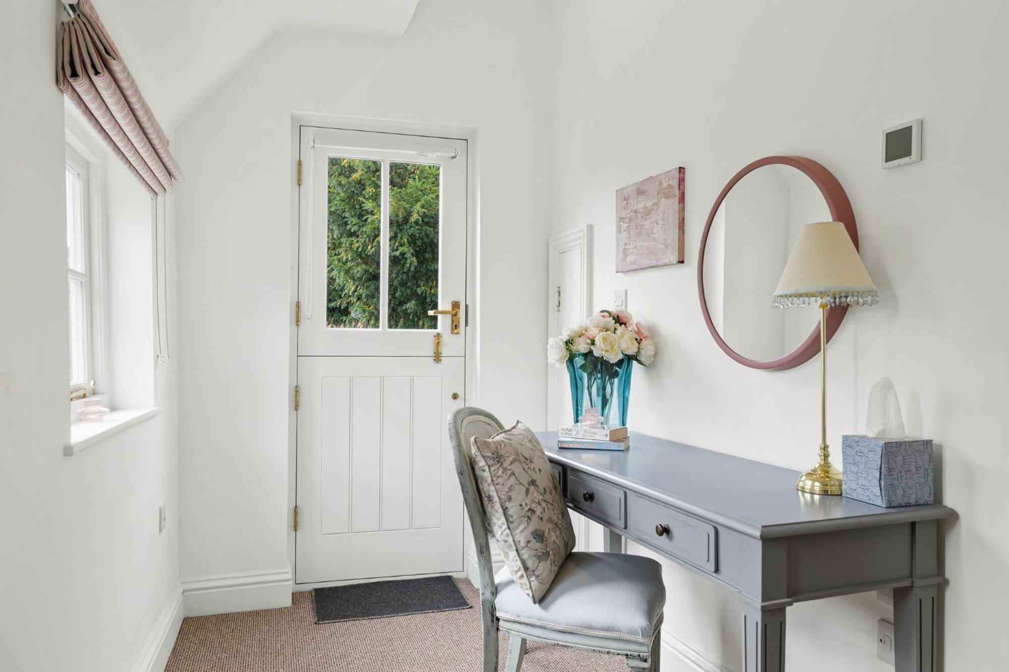 Flower Cottage By Ludlow Castle With Onsite Parking Esterno foto